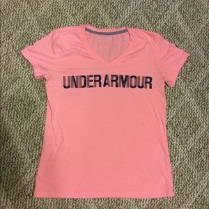 V-neck Under Armour tee